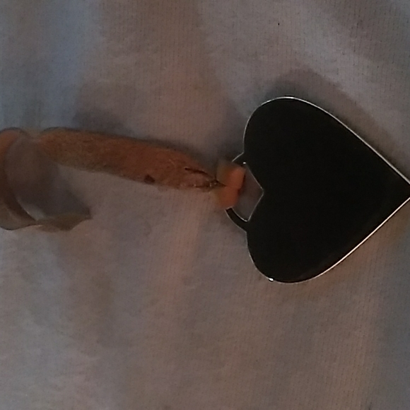 Dooney vintage heart tag - Picture 3 of 3
